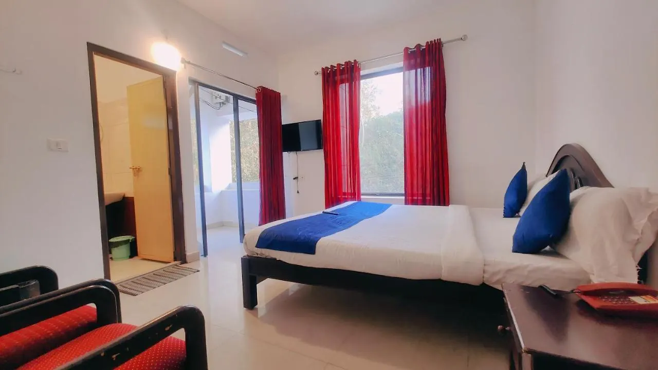 Lumino Karthika Hotel Munnar